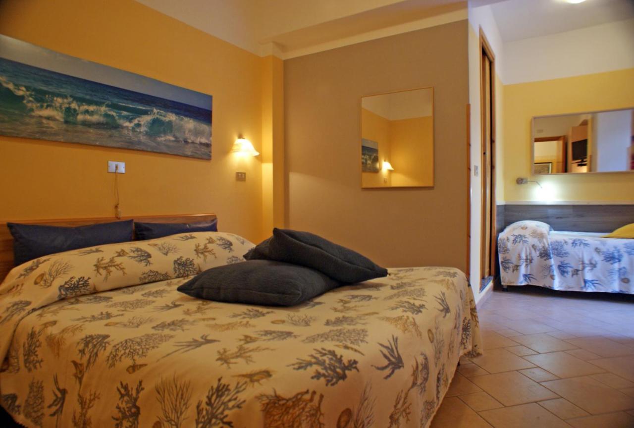 Albergo La Pineta Marina dʼMarina dʼAndora Quarto foto